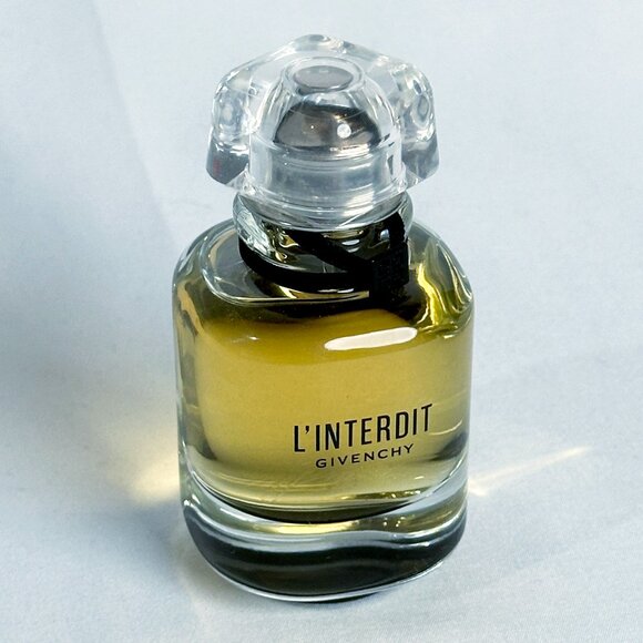 Givenchy L’interdit - Picture 2 of 6